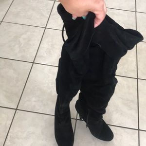 Knee-length suede boots